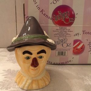Wizard of Oz salt and pepper shakers 1989 in box